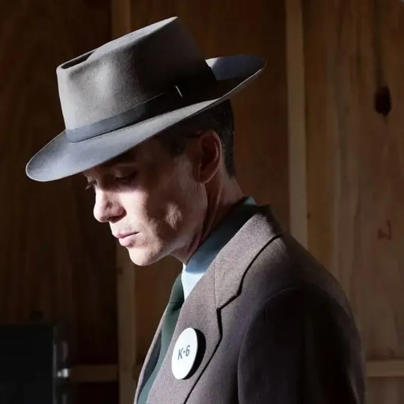 what kind of hat does oppenheimer wear